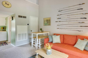Sunny Huntsville Retreat with Boat Launch Access!